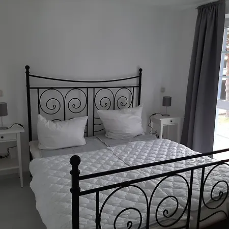 Rosenberg-siedlung 21a 2 דירה *